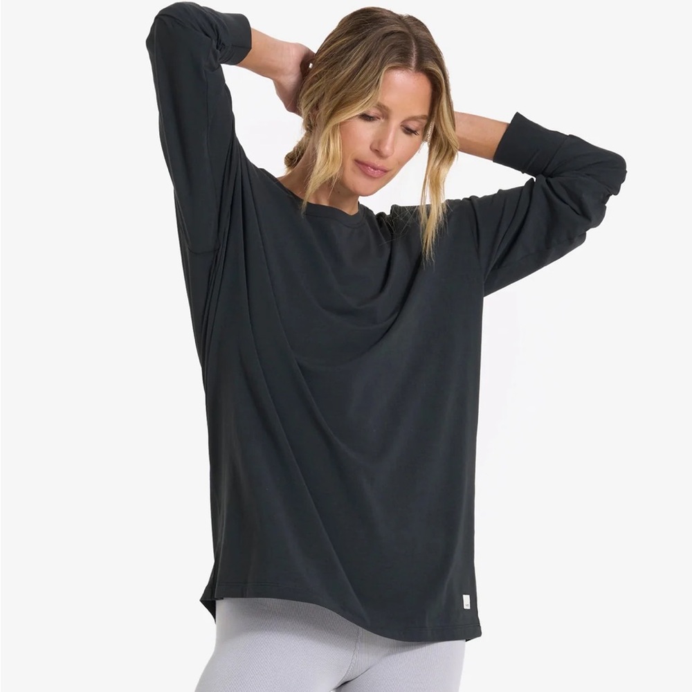 Vuori Relaxed Long-Sleeve Tee - Charcoal